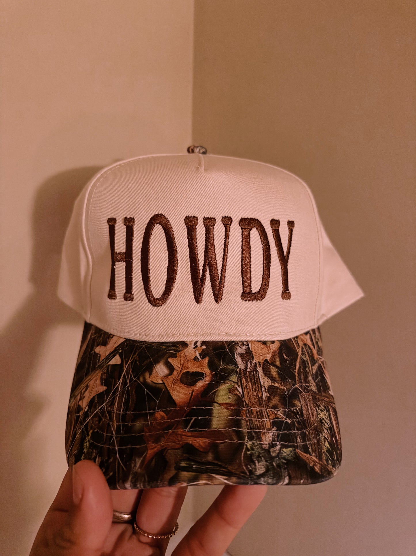 HOWDY - Camo Trucker Hat