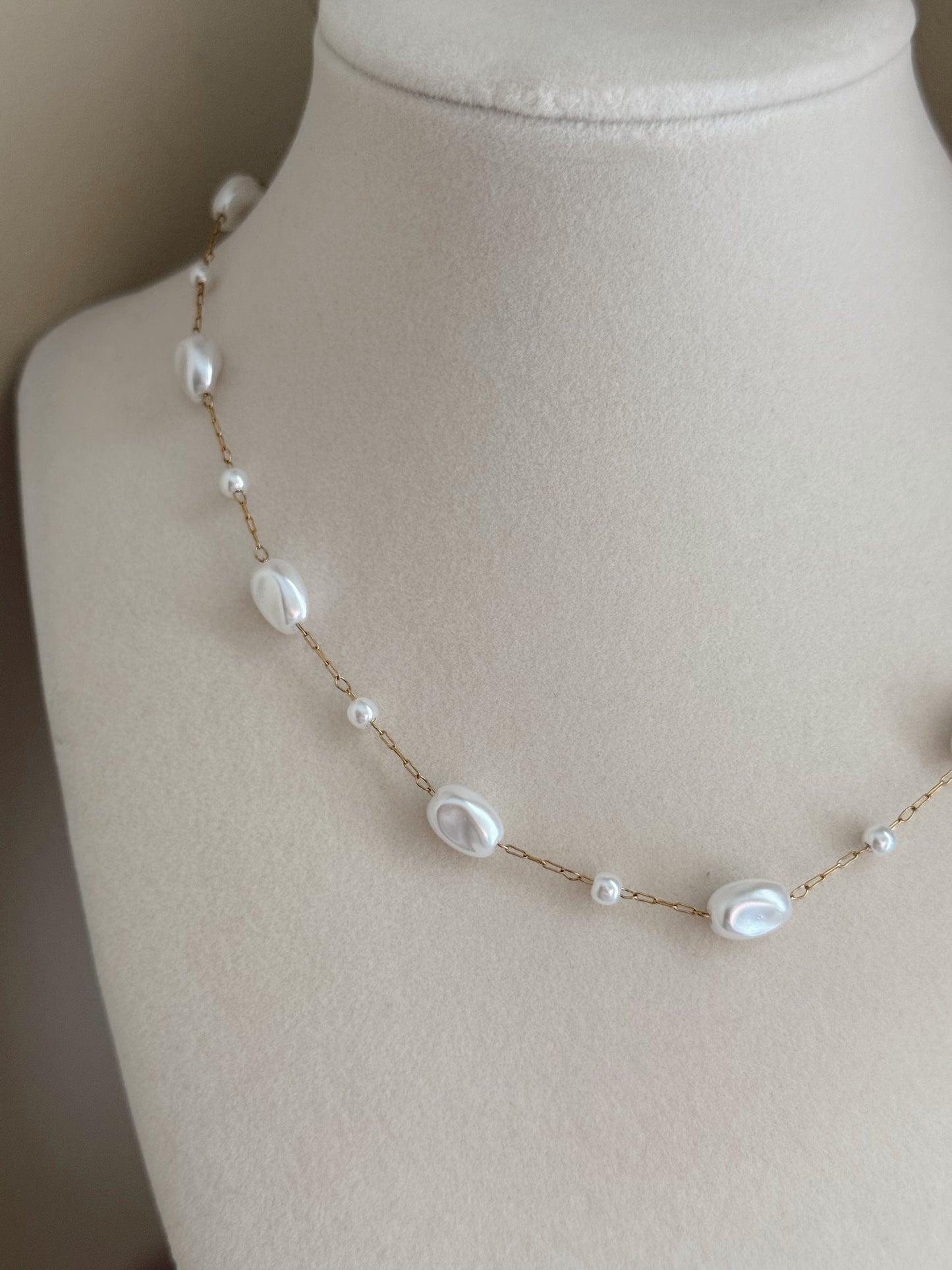 Costal Pearl Necklace