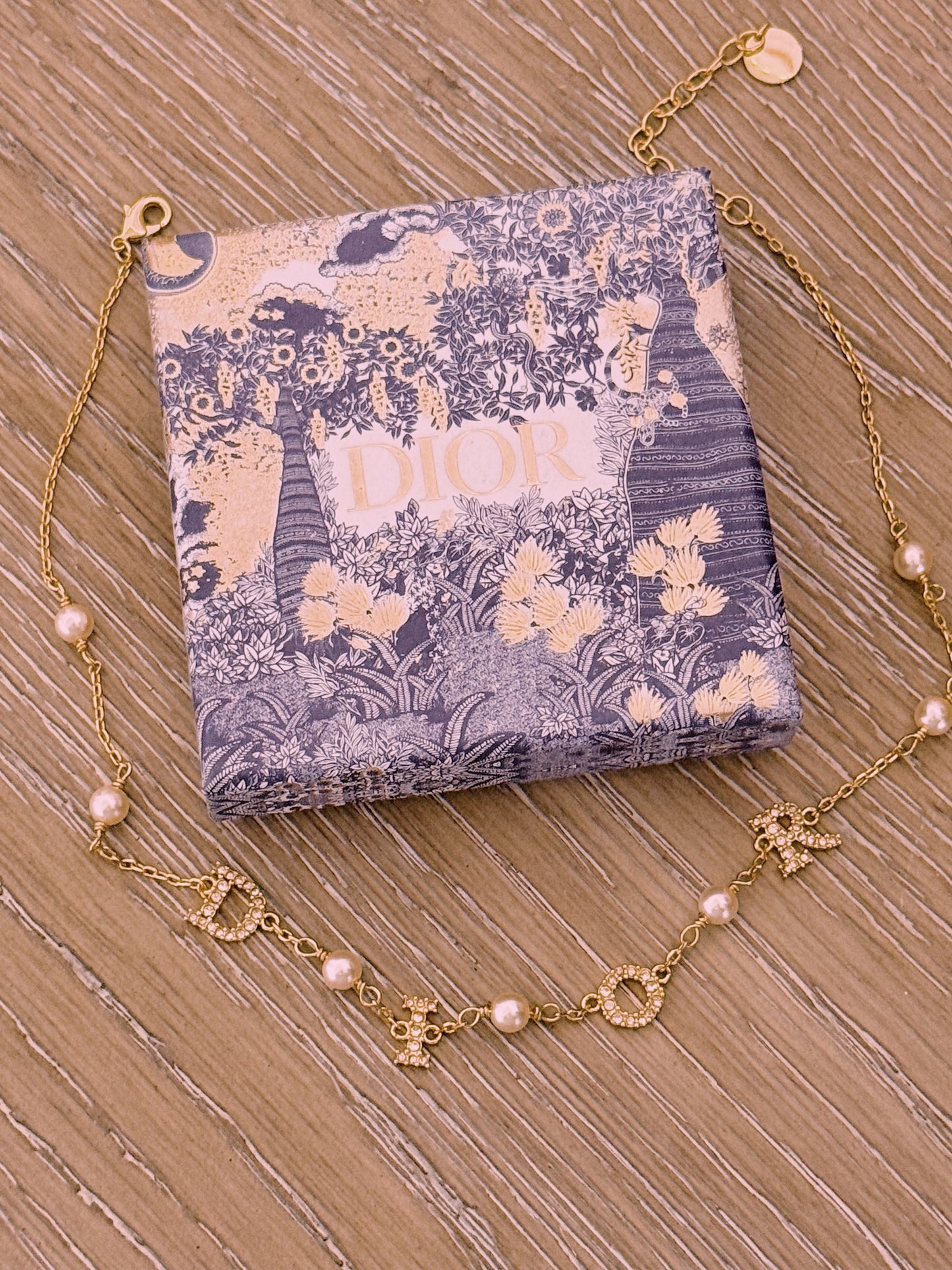 The Daisy Necklace