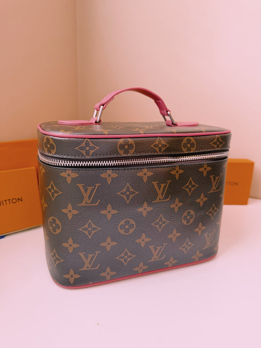 The Lily Makeup Tote