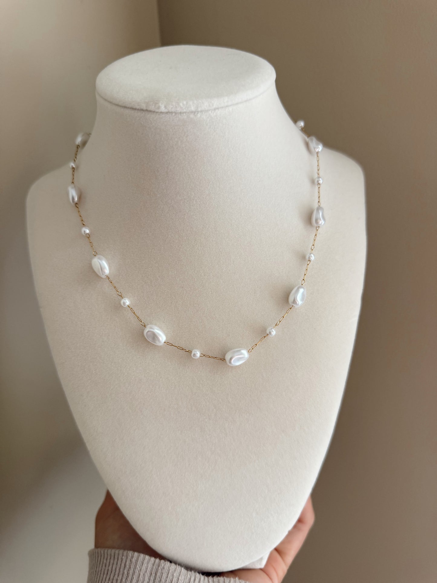 Costal Pearl Necklace