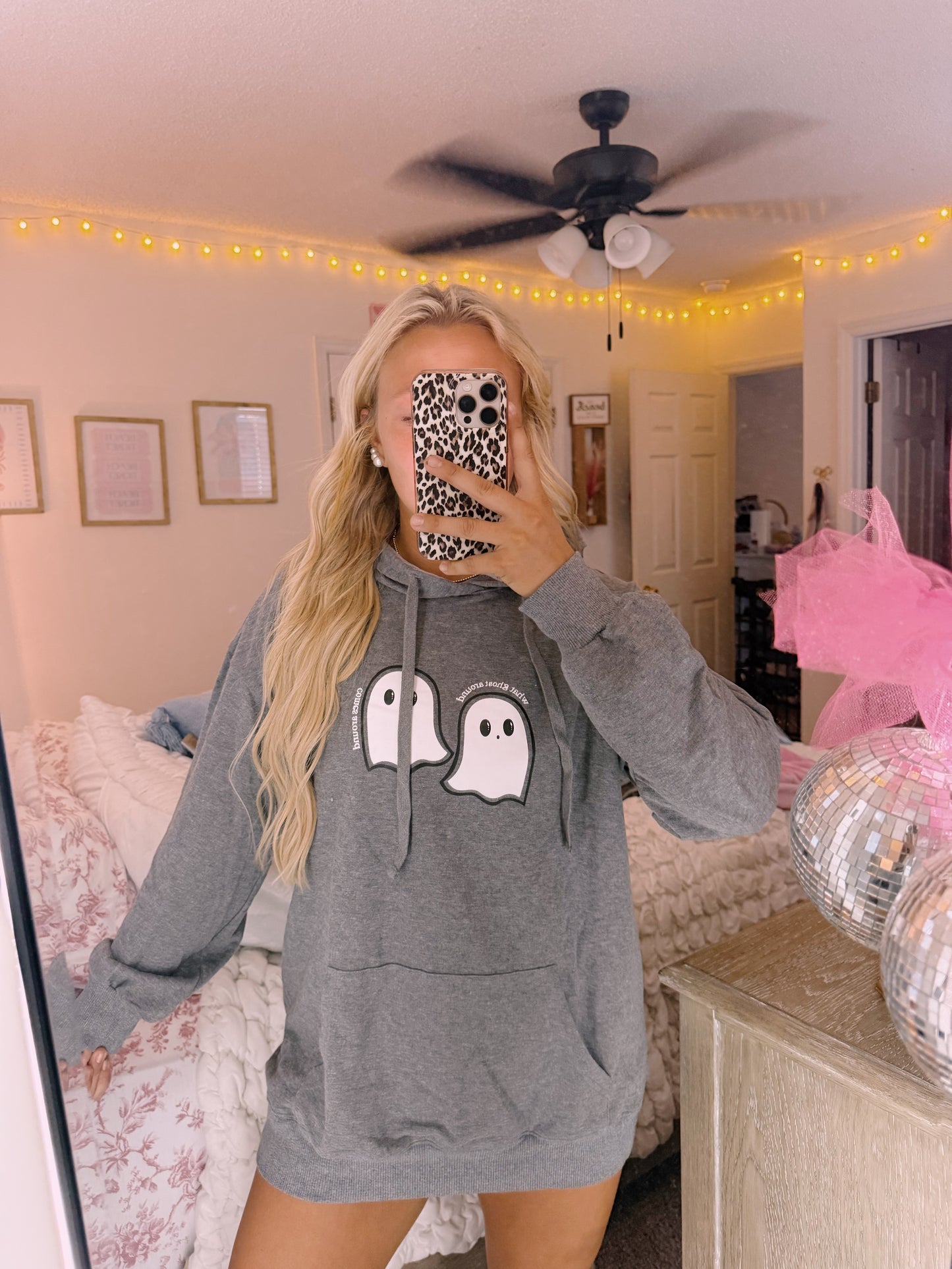 What Ghost Around Comes Around - XL