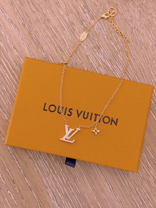 The Lily Necklace